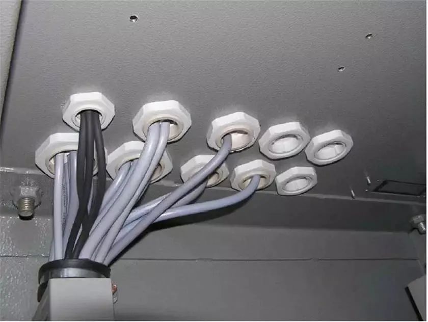 【干货】图文详解电气控制柜元件安装接线配线规范的图25